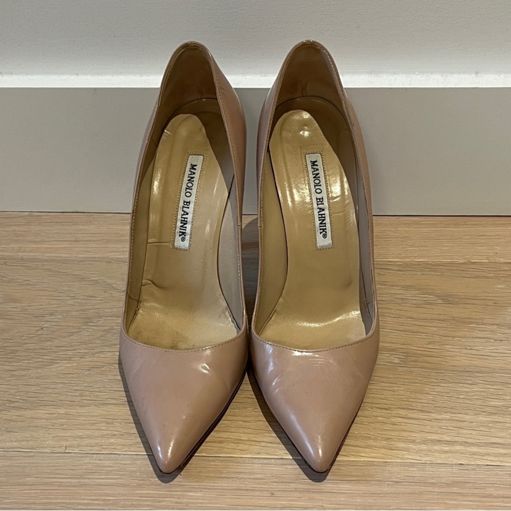 Manolo Blahnik Nude Leather Heels